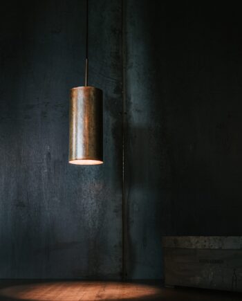 Håndlavet Brun Kobberlampe – Elegant Belysning Til Dit Hjem
