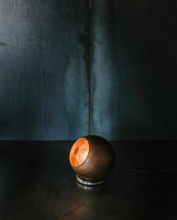 Elegant Brun Kobber Gulvlampe – Udsalg hos Aeris Lumen!