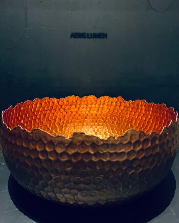 Håndlavet Kobberskål – Elegant Indretning til Dit Hjem!